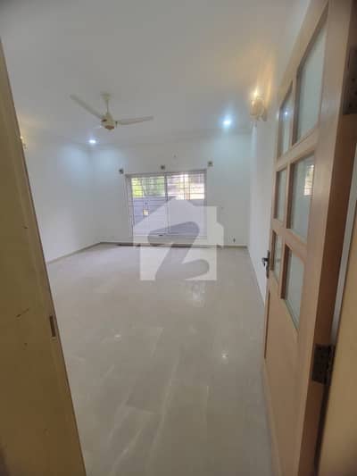 Low ground portion fir rent in dha phase 2 Islamabad