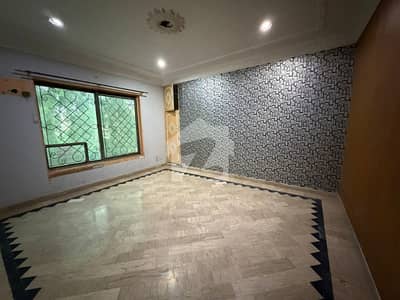 1 KANAL VERY NEAT AND CLEAN UPPER PORTION IS AVAILABLE FOR RENT IN WAPDA TOWN PHASE 1.