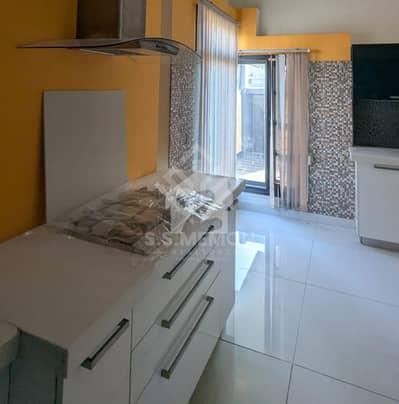 upper portion 2 bedroom ph 8 demand 325000