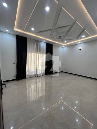 Brand New 12 Marla Uper Portion For Rent