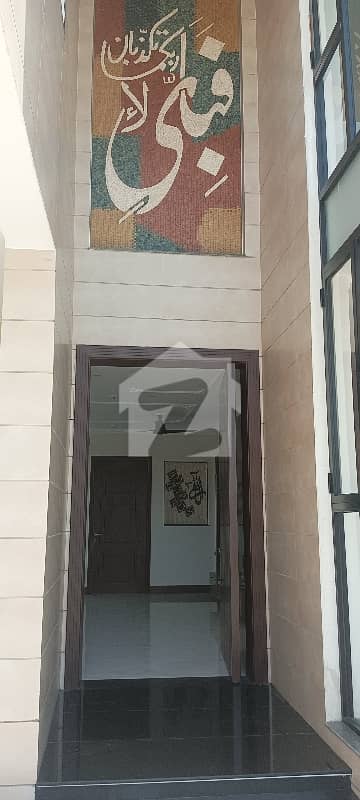 ڈی ایچ اے فیز 7 ڈیفنس (ڈی ایچ اے),لاہور میں 4 کمروں کا 10 مرلہ مکان 5.9 کروڑ میں برائے فروخت۔