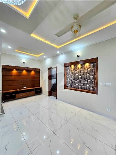 14 Marla Tile Flooring Upper Portion With All Facilities Meters Separate Parking G-13/3