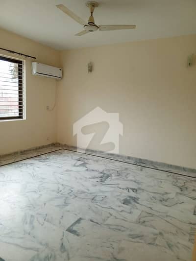 جی ۔ 9/4 جی ۔ 9,اسلام آباد میں 4 کمروں کا 7 مرلہ مکان 6.25 کروڑ میں برائے فروخت۔