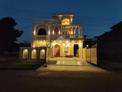 HOUSE FOR SALE ON TOP LOCATION PEACEFUL AREA BRAND NEW NEAR TO PARK