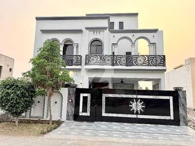 الجلیل گارڈن لاہور میں 5 کمروں کا 10 مرلہ مکان 3.25 کروڑ میں برائے فروخت۔