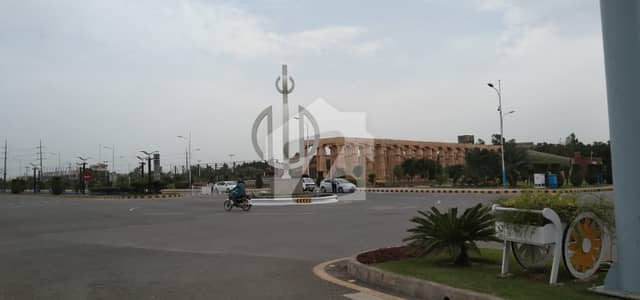 10 MARLA MAIN 60 FEET ROAD OPEN FORM LAND COTA READY TO CONSTRUCTION PLOT FOR SALE IN F2 BLOCK