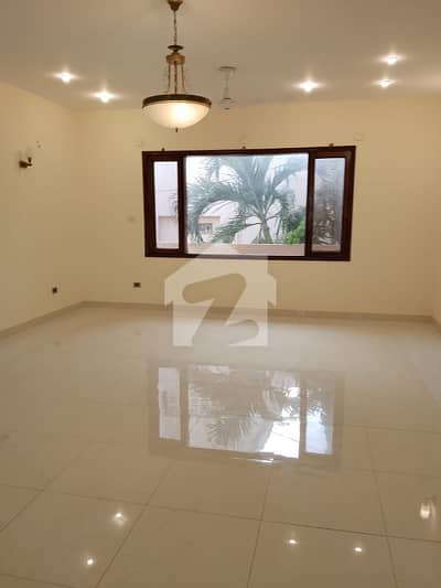 NEAR FATMA MASJID 4 BEDROOM 120 YARD BUNGALOW FOR RENT TILE FLOORING ONLY FOR CLIENT