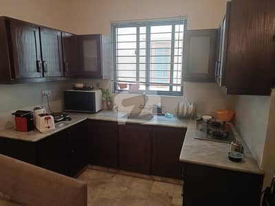 400 yard bungalow For sale DHA phase 6 near seaview