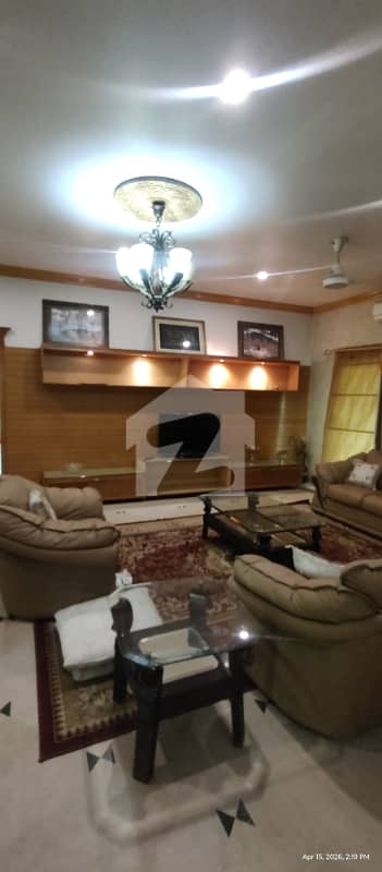 1 Kanal 6 Beds House For Rent
