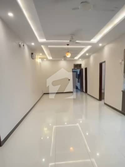 West Open Corner 3 Bed DD 1st Floor Portion For Sale