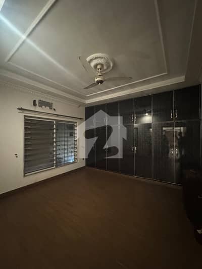 10 MARLA BRAND NEW PORTION FOR RENT IN PARAGON