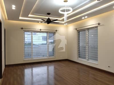 20-Marla Beautiful Upper Portion With Separate Gate