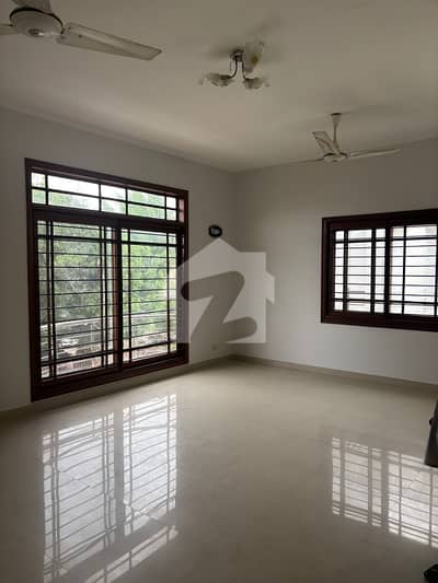 Phase 6 Most Prime Slient Foreigner Vicinity 500 Yards Attitactural Desingn Bunglow For Rent