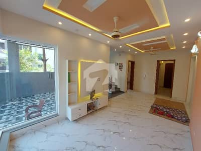 ڈی ایچ اے 9 ٹاؤن ۔ بلاک سی ڈی ایچ اے 9 ٹاؤن,ڈیفنس (ڈی ایچ اے),لاہور میں 3 کمروں کا 5 مرلہ مکان 3.1 کروڑ میں برائے فروخت۔