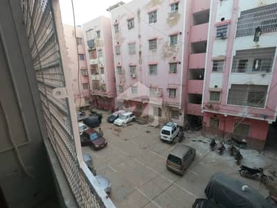 نارتھ ناظم آباد ۔ بلاک کے نارتھ ناظم آباد,کراچی میں 2 کمروں کا 4 مرلہ فلیٹ 1.05 کروڑ میں برائے فروخت۔