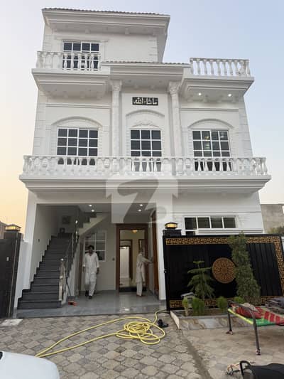 Desginer house available