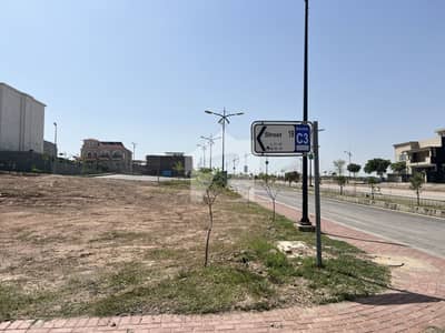 بحریہ انکلیو - سیکٹر اے بحریہ انکلیو,بحریہ ٹاؤن,اسلام آباد میں 10 مرلہ رہائشی پلاٹ 2.4 کروڑ میں برائے فروخت۔