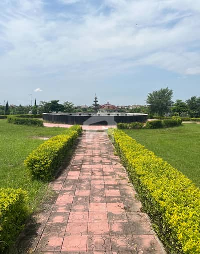 1kanal cornar plot for sale block D naval anchorage near to main entrance and golf club