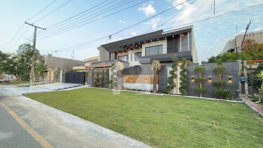 Luxurious 2 Kanal Designer House For Sale - Valencia Town 80 Feet Roads 6 Cinema Hall Swimming Pool