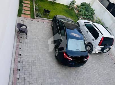 10 marla 2 floors beautiful house located on street#1A near paradise complex,nawaz town,Islamabad expressway. Demand 9 crore