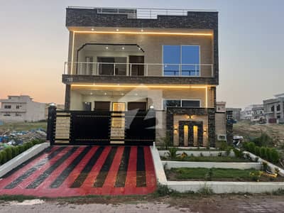ممتاز سٹی اسلام آباد میں 7 کمروں کا 8 مرلہ مکان 4.0 کروڑ میں برائے فروخت۔