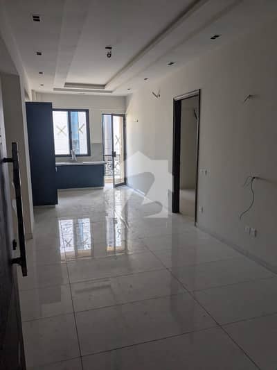 BRAND NEW 3 BED DD APARTMENT