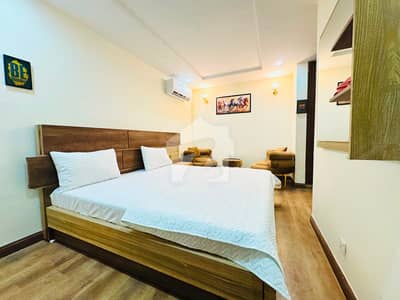01 BEDROOM LUXURY FURNISHED APARTMENT AVAILABLE FOR RENT AT GULBERG GREEN ISLAMABAD
