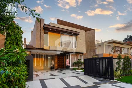 20 Marla Spacious House Available In DHA Phase 7 For Rent