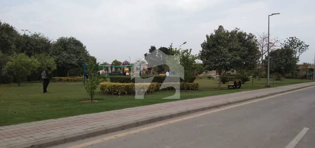 5 MARLA HOT LOCATION PLOT FOR SALE IN K BLOCK