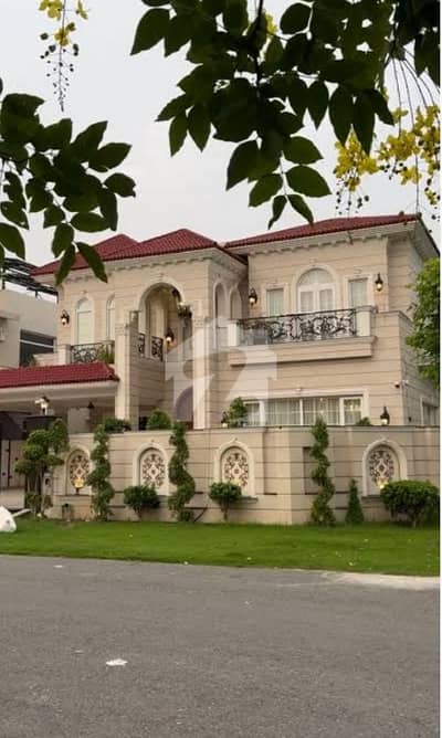 1 Kanal Full basement House available for rent 8 bedrooms