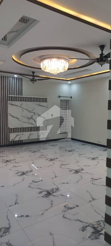 سوان گارڈن ۔ بلاک ای سوان گارڈن,اسلام آباد میں 4 کمروں کا 15 مرلہ مکان 3.5 کروڑ میں برائے فروخت۔