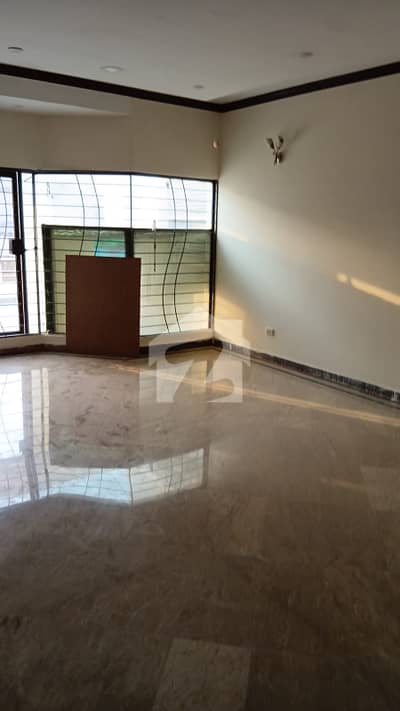 10 Marla Double Story Corner Beautiful Lavish House in Wapda Town