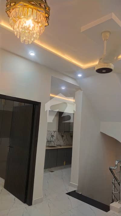 Wapda Town G3 Block 5 Marla Used Double Storey House For Sale