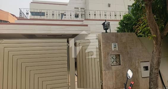 ڈی ایچ اے فیز 4 ڈیفنس (ڈی ایچ اے),لاہور میں 4 کمروں کا 1 کنال مکان 2.7 لاکھ میں کرایہ پر دستیاب ہے۔