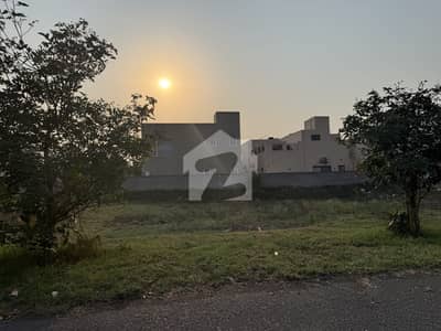 1 Kanal Plot No 175 Urgent For Sale In DHA Phase 7 Block P Prime Location