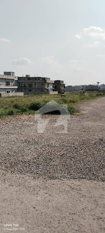 g15/3 non possession clear land plot for Sale Size 25*50