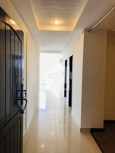 4 Bedrooms Unfurnished Apartment For Rent In F-11 Markaz