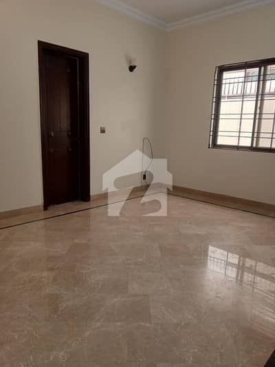 5 BEDROOMS WITH BASEMENT