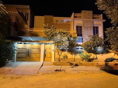 400 Square Yard House Available For Sale Prime Sector Green Belt Facing House Full Secure Area Near Masjid Near Park Direct Owner