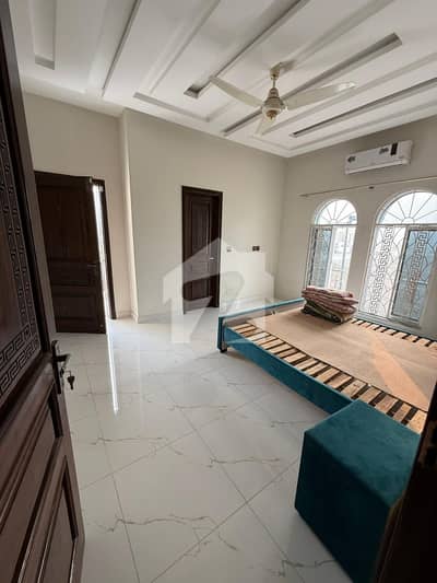 10 Marla House For Rent In Overseas B Block Facing Park
