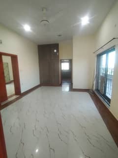 1 Kanal 2nd Floor Portion For Rent