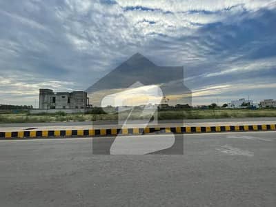DHA PHASE 8 BLOCK T ONE KANAL EXCELLANT LOCATION PLOT FOR SALE