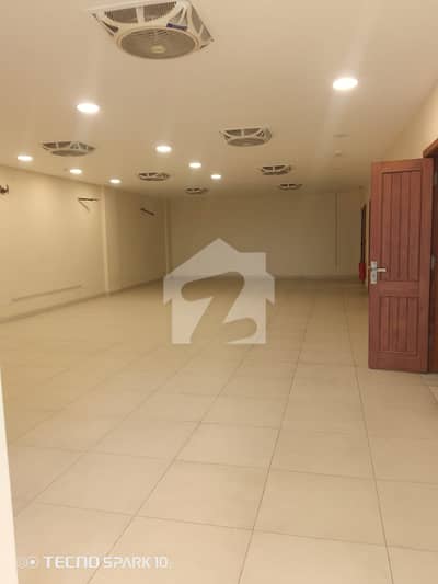 8 marla commerical floor for rent
