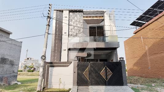 بسم اللہ ہاؤسنگ سکیم جی ٹی روڈ,لاہور میں 4 کمروں کا 5 مرلہ مکان 2.6 کروڑ میں برائے فروخت۔ بسم اللہ ہاؤسنگ سکیم جی ٹی روڈ,لاہور میں 4 کمروں کا 5 مرلہ مکان 2.6 کروڑ میں برائے فروخت۔