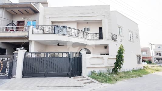 Corner 7 Marla House For Sale In Rs. 33000000 Only
