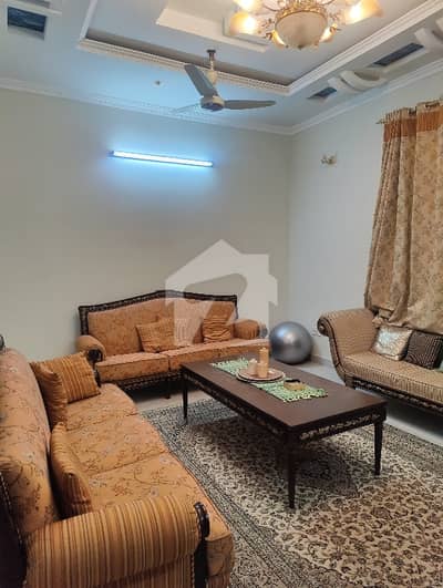 375 Square Yard Well Maintain Luxury Portion For Rent 3 Bed DD First Floor Block B
