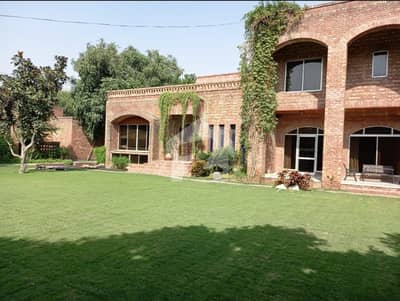 گلبرگ لاہور میں 11 کمروں کا 4 کنال مکان 15.0 لاکھ میں کرایہ پر دستیاب ہے۔