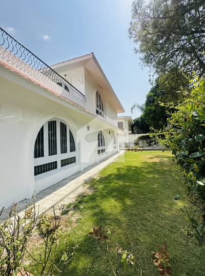 F-8 1000 sq yard house for rent most reasonable