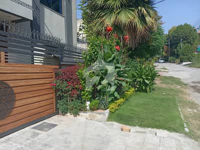 سوان گارڈن ۔ بلاک ای سوان گارڈن,اسلام آباد میں 4 کمروں کا 7 مرلہ مکان 3.3 کروڑ میں برائے فروخت۔