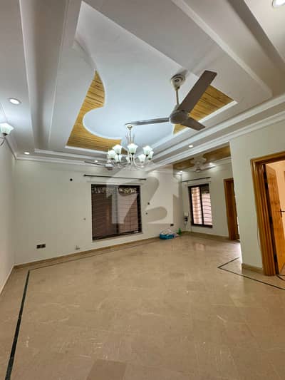 F-10 Prime Location Beautiful Ground Portion For Rent